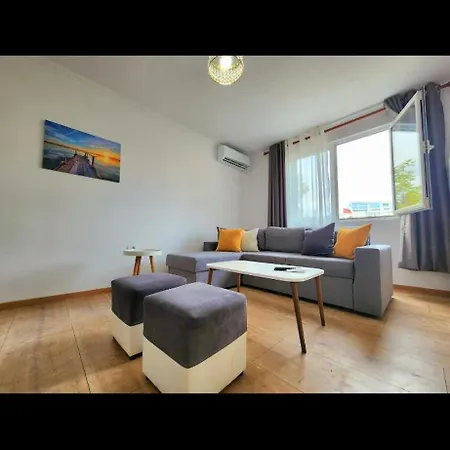 Central 21 Flat W24h Check In شقة تيرانا