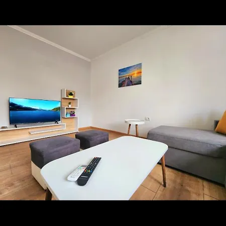 Central 21 Flat W24h Check In